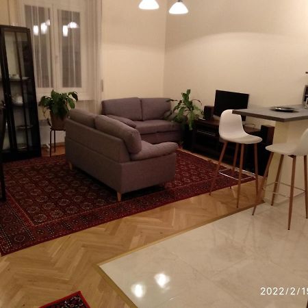 A Quiet Place In The Heart Of The City Budapest Exteriör bild
