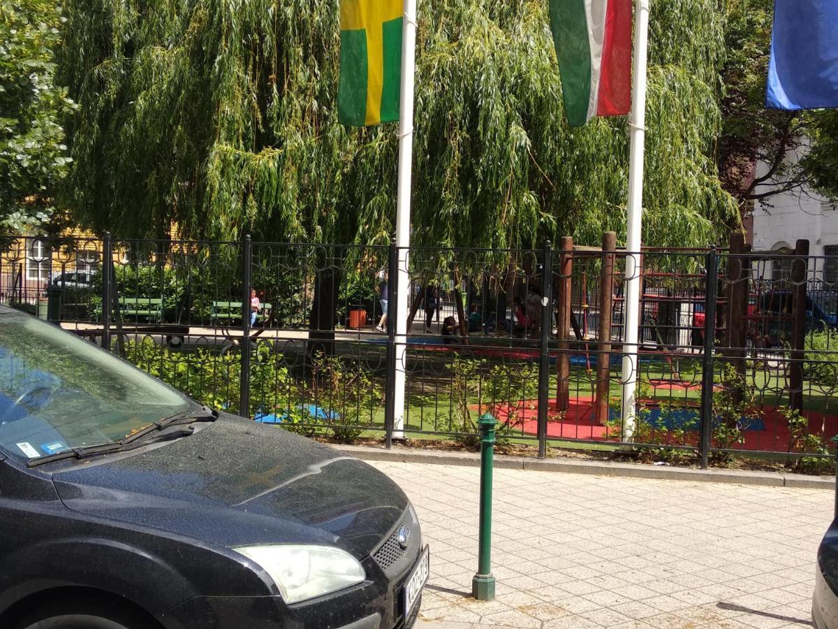 A Quiet Place In The Heart Of The City Budapest Exteriör bild