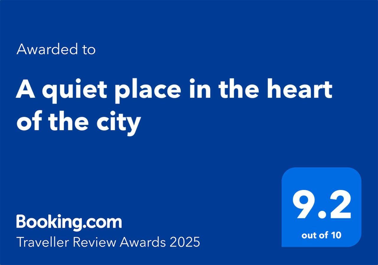 A Quiet Place In The Heart Of The City Budapest Exteriör bild