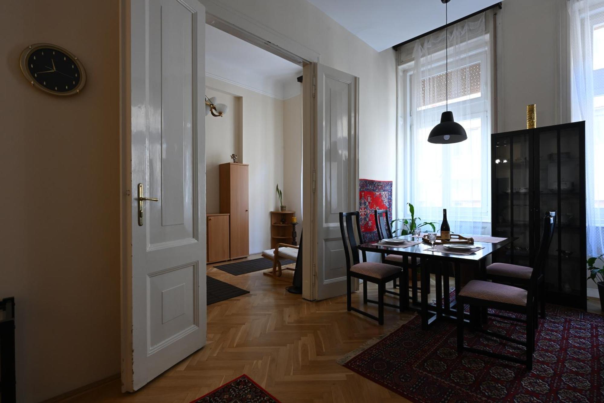 A Quiet Place In The Heart Of The City Budapest Exteriör bild
